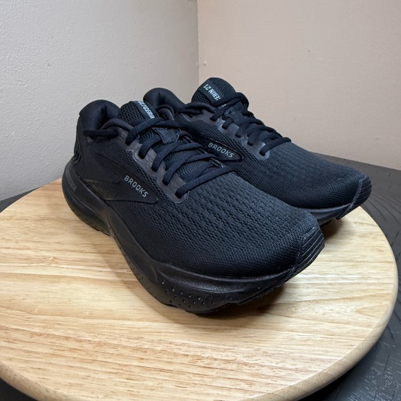 Brooks women’s Glycerin 21 running shoes - Picture 1 of 13